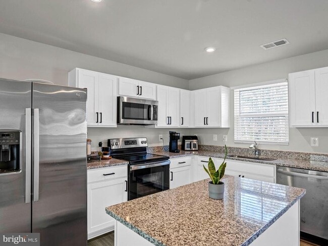 Building Photo - 7227 Potomac Ter