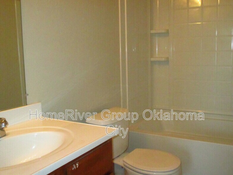 Building Photo - 8509 SW 46th Pl