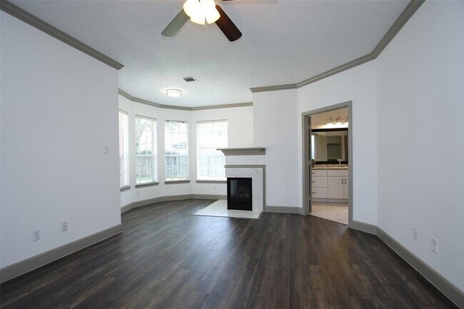 Building Photo - 5522 Island Breeze Dr