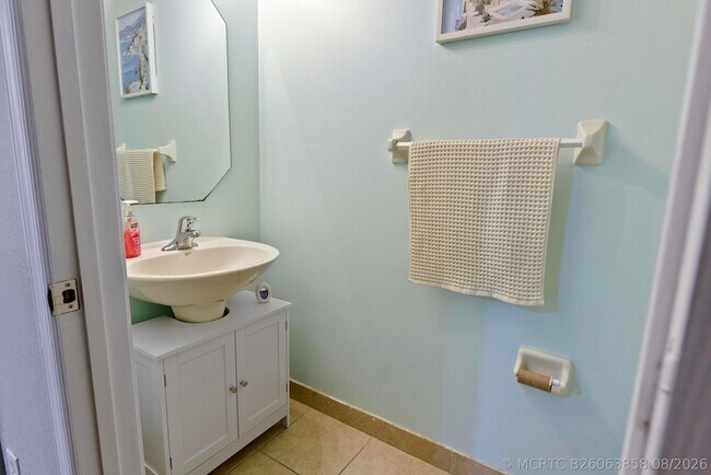 Building Photo - 2205 Marshfield Ct