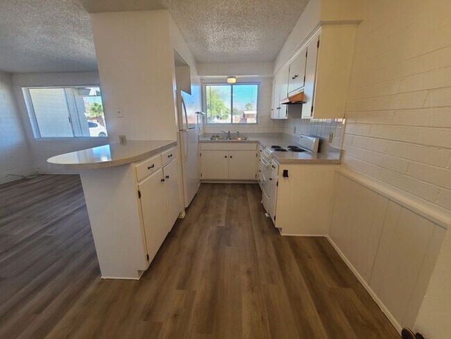 Building Photo - Charming 1 bedroom 1 bathroom