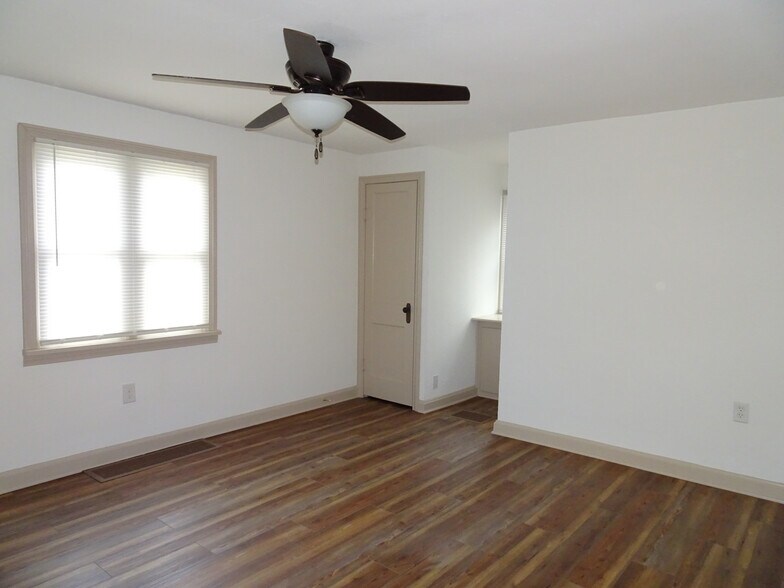 Building Photo - 415 E Lima St