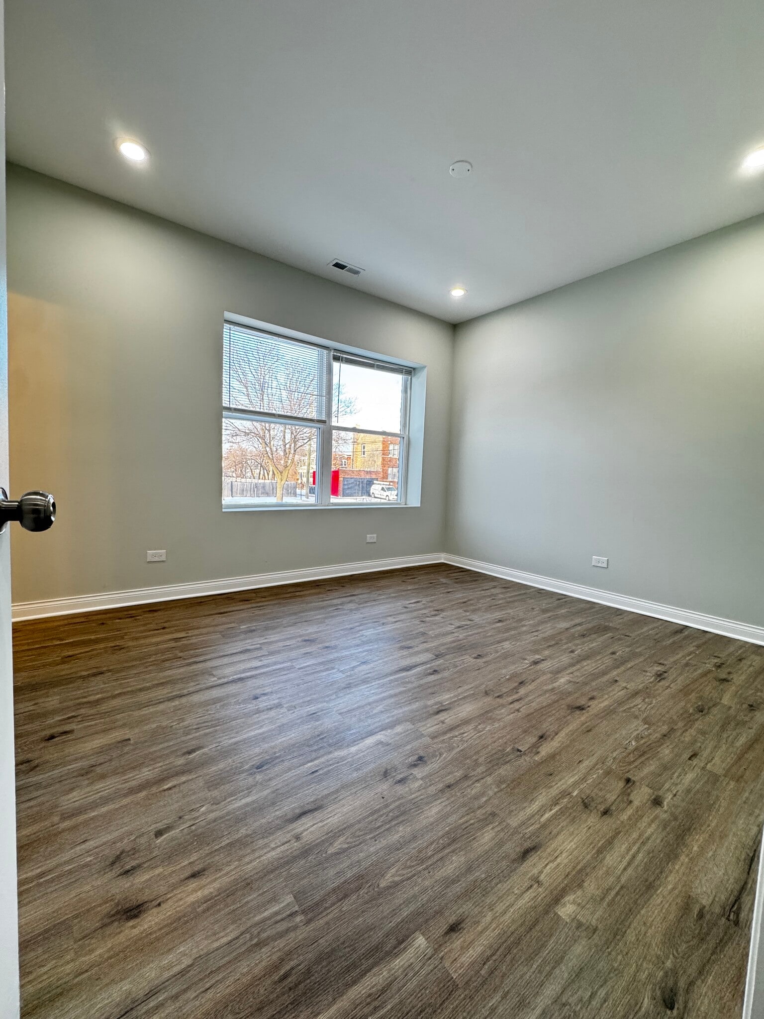 Building Photo - 6807 S Paulina St