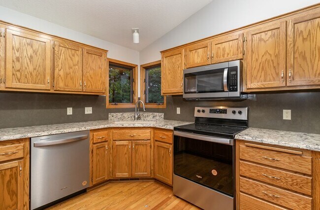 Building Photo - Beautiful Single Family home in Savage