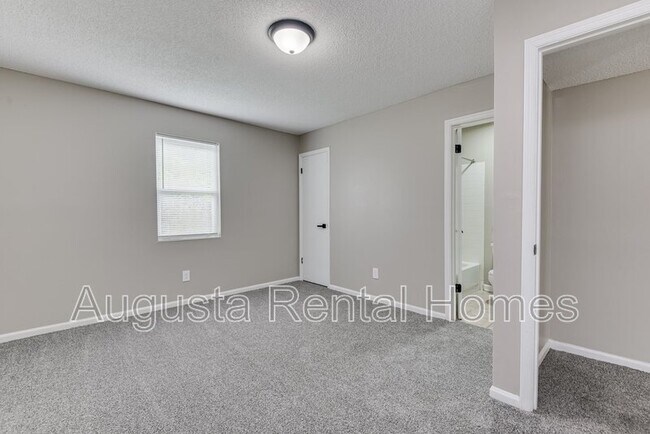 Building Photo - 3029 Old Powderhouse Rd
