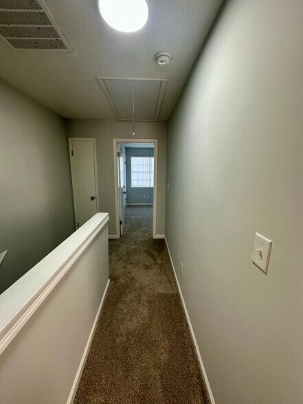 Building Photo - 1749 Hunting Creek Dr SE
