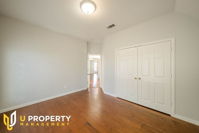 Building Photo - Dont Miss this pretty home in Plano!