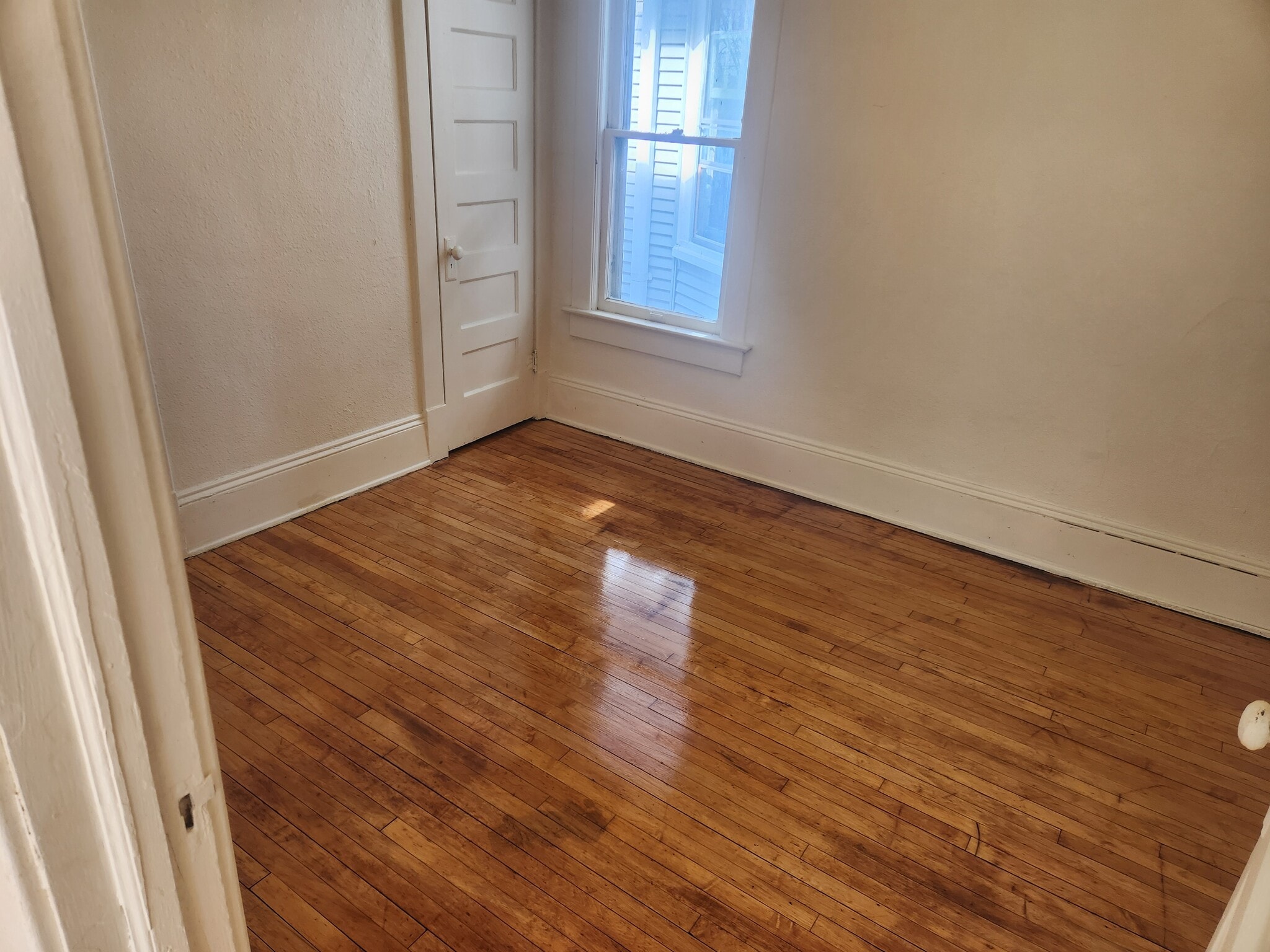 Building Photo - 3127 N Bartlett Ave