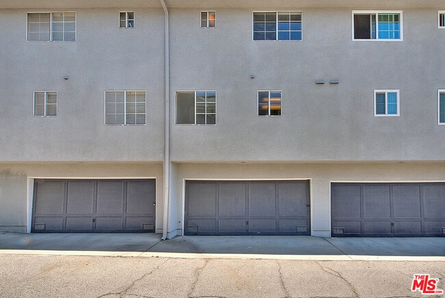 Building Photo - 8741 Darby Ave