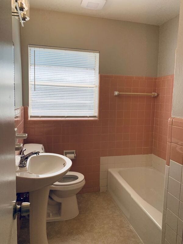 Building Photo - 811 Lafayette Ln