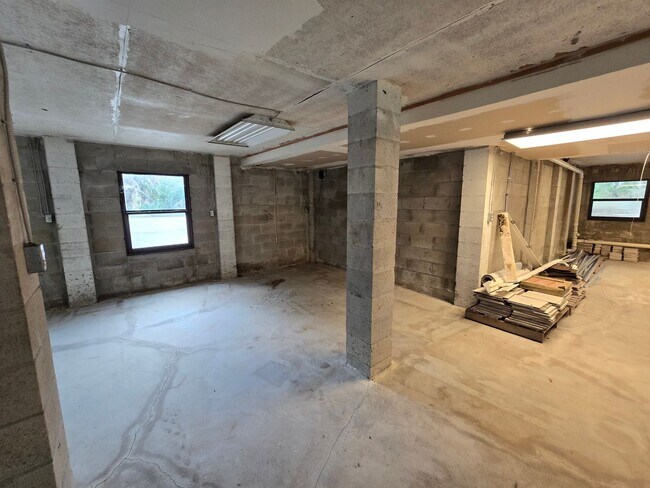 Building Photo - Rarely Available 3 bed/ 2 bath in Hidden River in Myakka