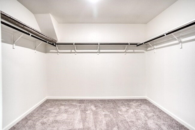 Building Photo - 720 Holly St