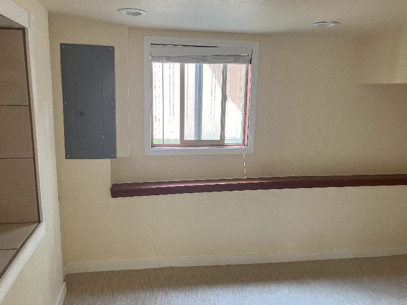 Building Photo - 512 N 79th St