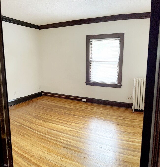 Building Photo - 2 br, 1 bath 4plex - 3912 North Thomas Ave...