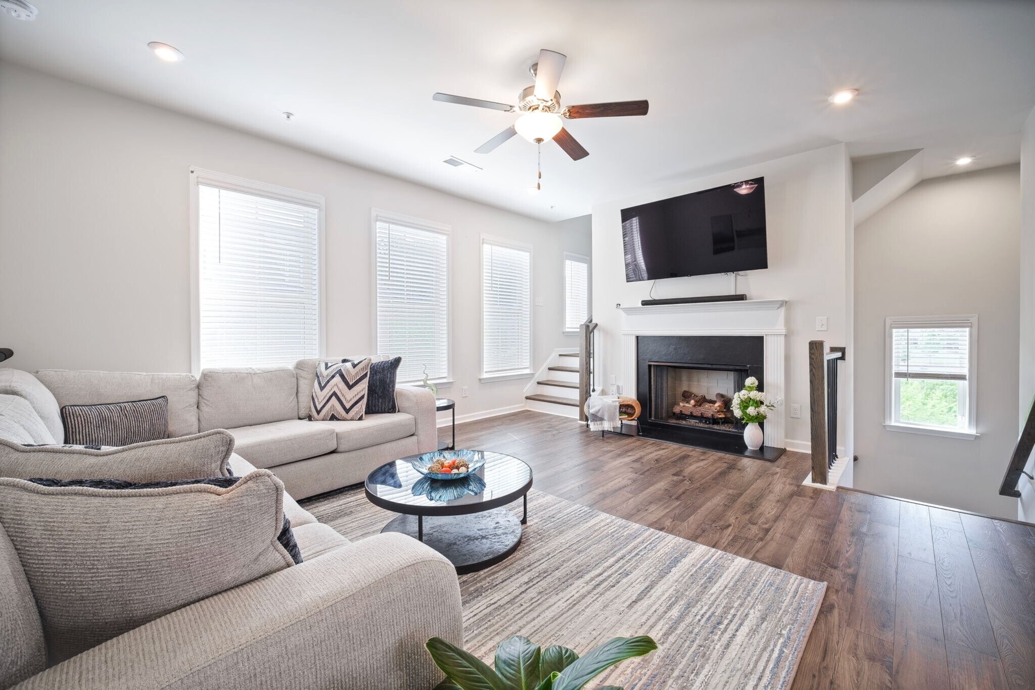 Building Photo - 1595 Ridgebrook Downs