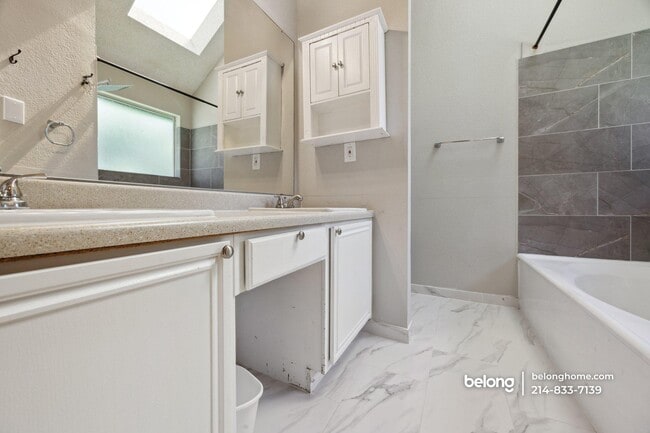 Building Photo - 6920 Driffield Cir