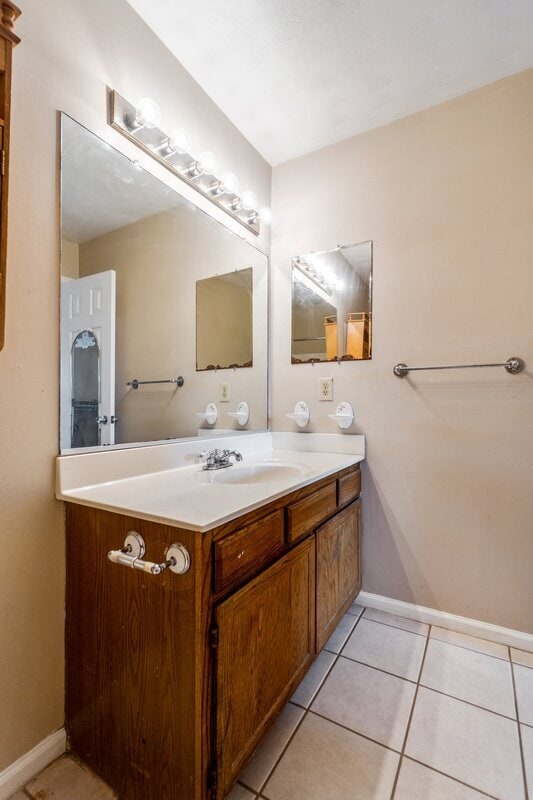 Building Photo - 1864 Abbotsbury Way