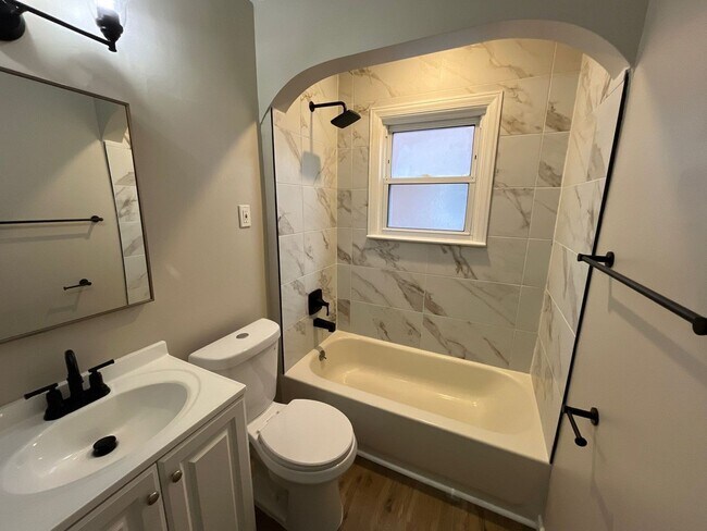 Building Photo - This beautifully updated 3-bedroom, 1.5-bath single-family home is ready for move-in!