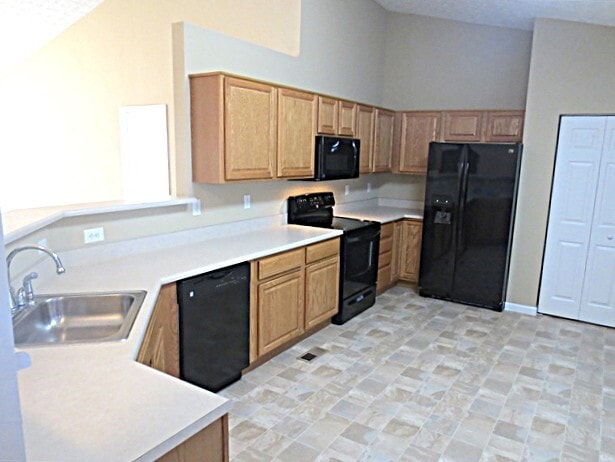 Building Photo - 5248 Gobel Dr