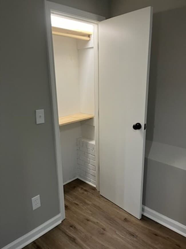 Building Photo - New Renovated Beauitful Home