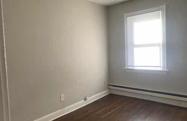 Building Photo - 415-419-423 Probasco Street