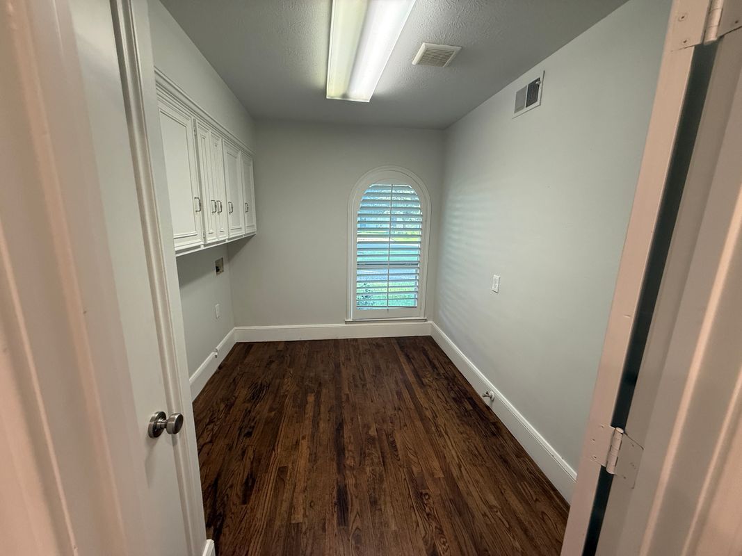 Building Photo - 6911 Gateridge Dr