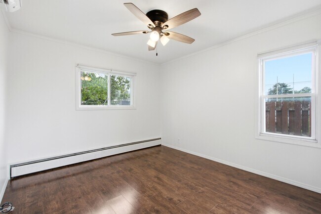 Building Photo - 8885 Cardwell St