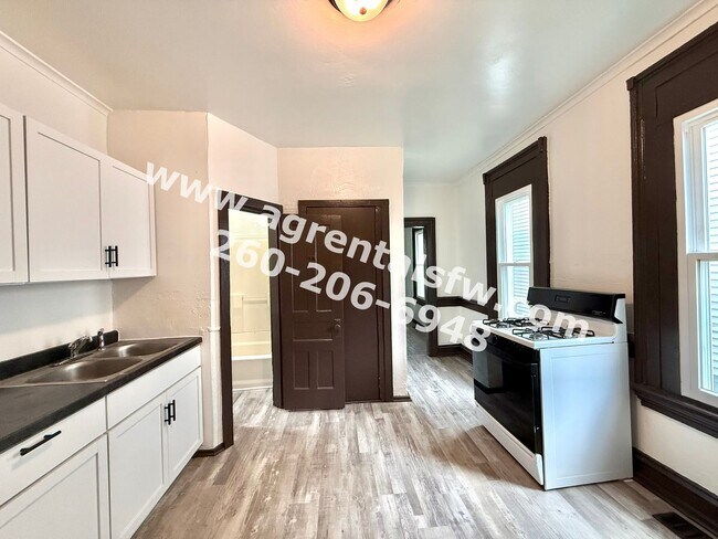 Building Photo - 3 Bedroom House - Section 8 OK!