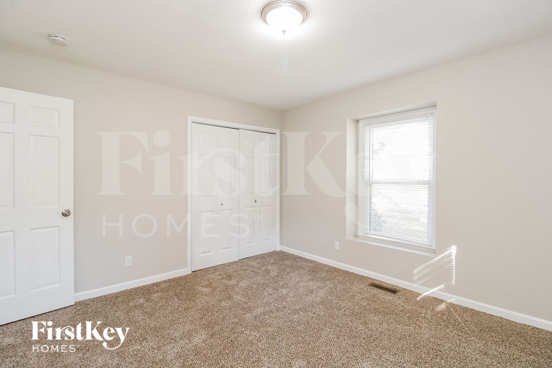 Building Photo - 4923 Shady Pine Dr