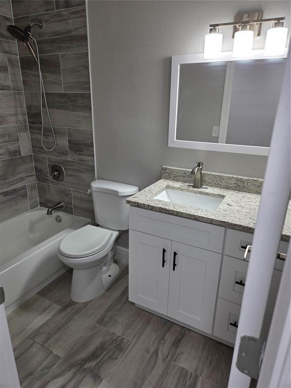 Building Photo - 9004 Tudor Dr