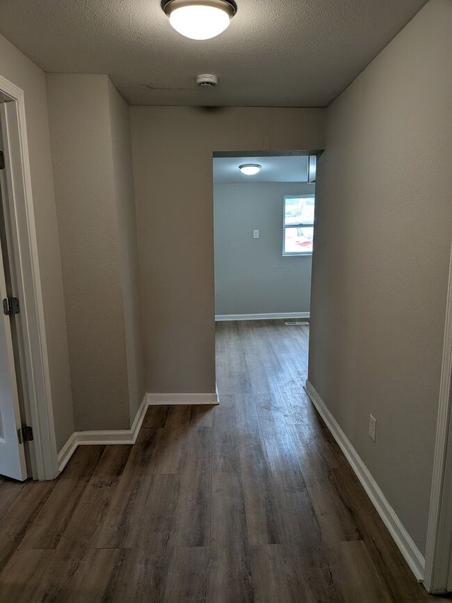 Building Photo - Cool 3 bed 2 bath House in Jeff City