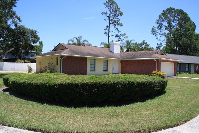 Building Photo - Northdale Corner Lot Single Family Home