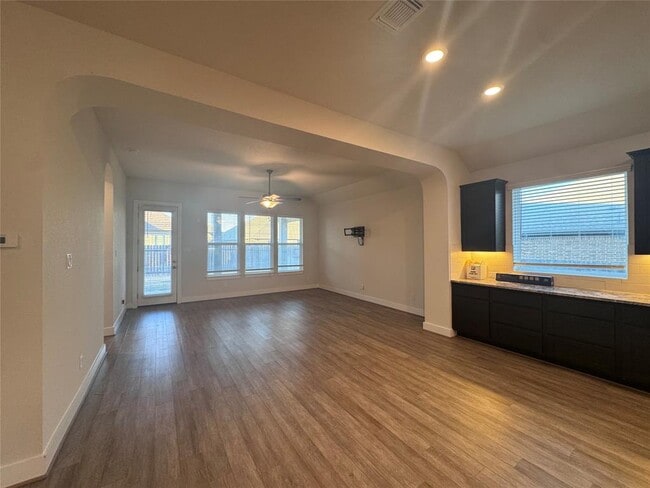 Building Photo - 3804 Sandhill Crane Dr