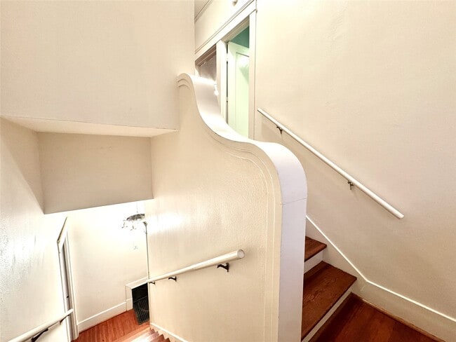 Building Photo - 1016 W Alabama St