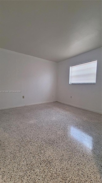 Building Photo - 34 E 21st St