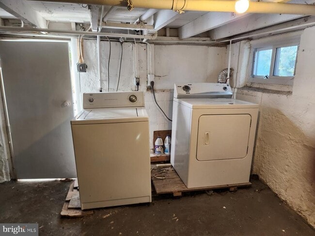 Building Photo - 73 E Branch Ave