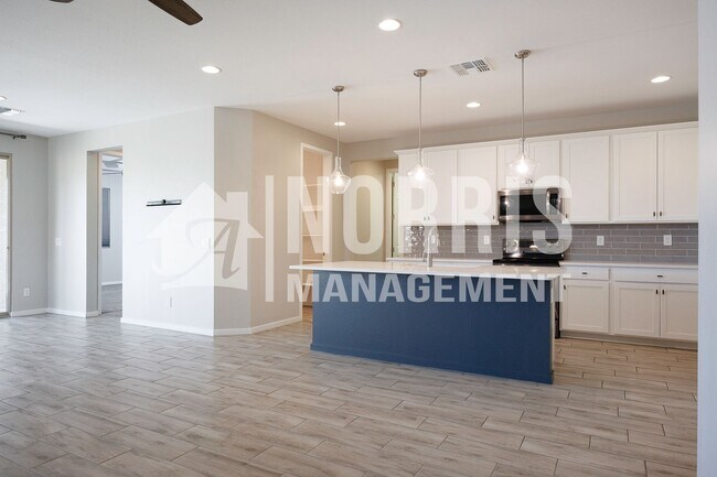 Building Photo - Beautiful Brand New Home with A POOL!