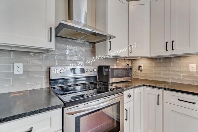 Building Photo - 1228 Willow Ct