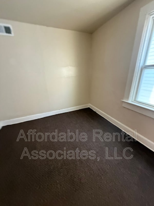 Building Photo - 2015 W Greenfield Ave