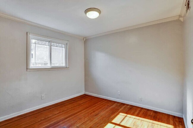 Building Photo - 229 Seabiscuit Dr