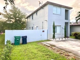 Building Photo - 18951 SW 113th Plz