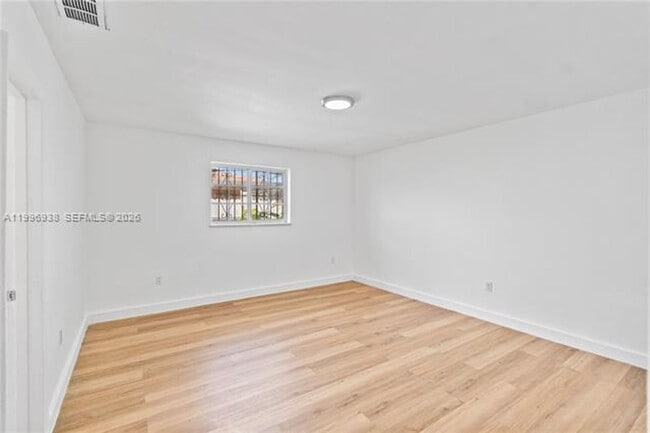 Building Photo - 361 E 39th St