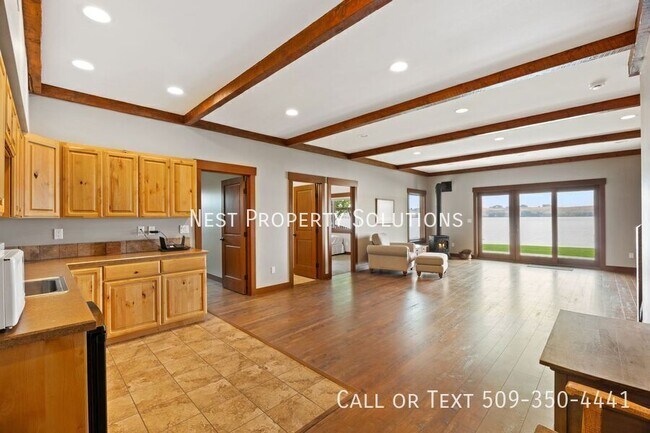 Building Photo - 4839 Rd 6.5 NE
