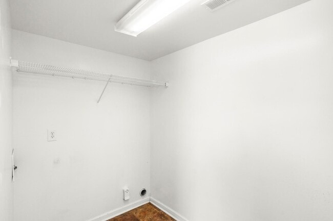 Building Photo - 1330 Benley St
