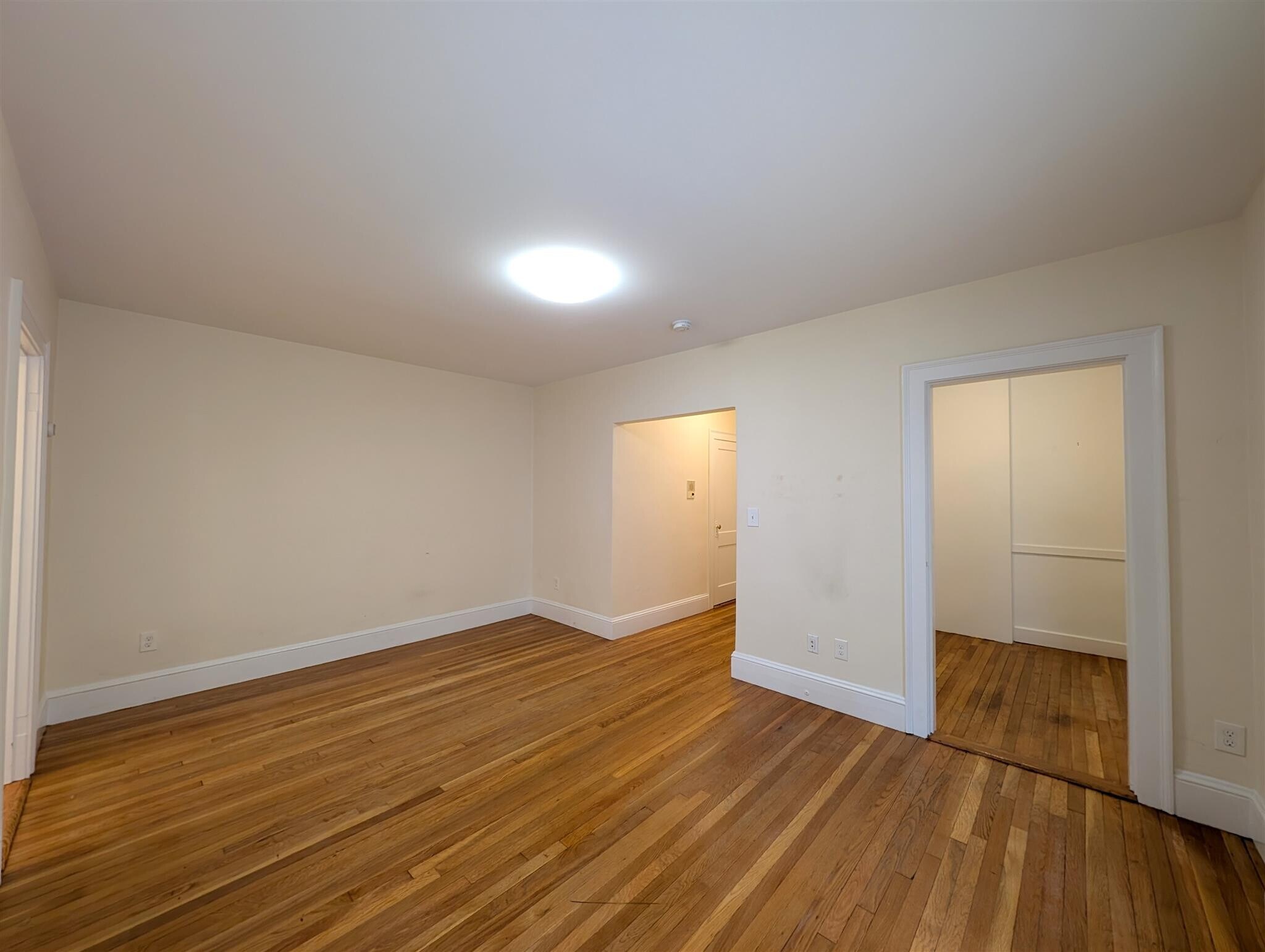 Building Photo - 32 College Ave