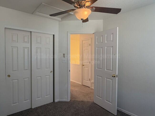 Building Photo - 6243 Riverdale Dr