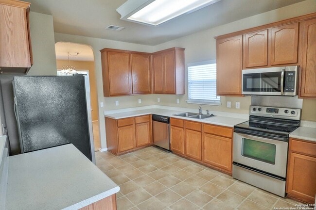 Building Photo - 830 Campion Red