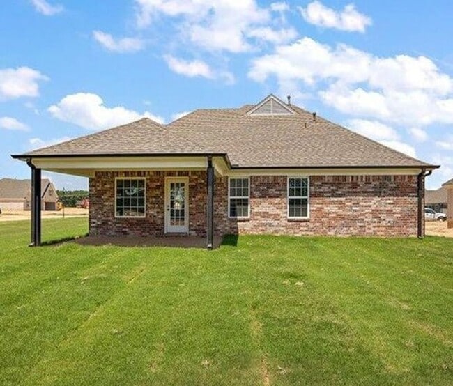 Building Photo - COMING SOON!! HOME ONLY 2 YEARS OLD! 3 BEDROOMS AND A BONUS ROOM