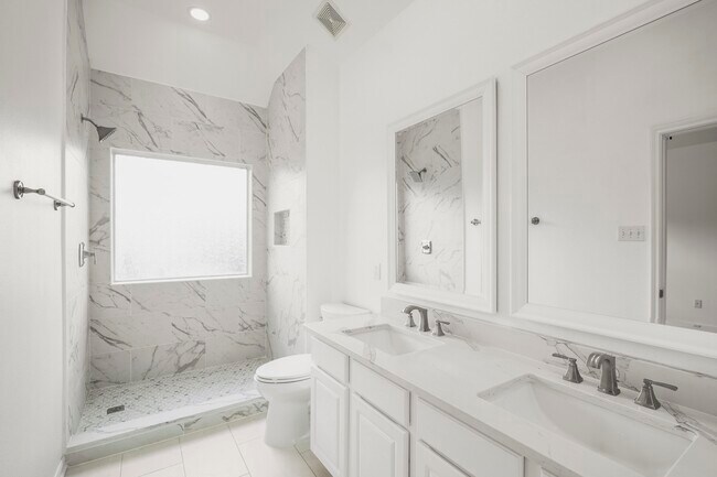 Building Photo - 21810 Mansfield Bluff Ln