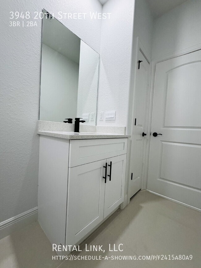 Building Photo - 3948 20th St W